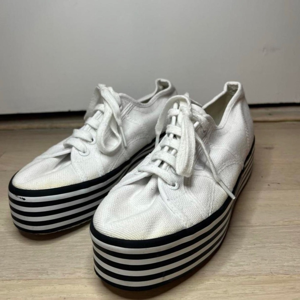White Supergas with a B&W stripped platform small scuff marks on the platform